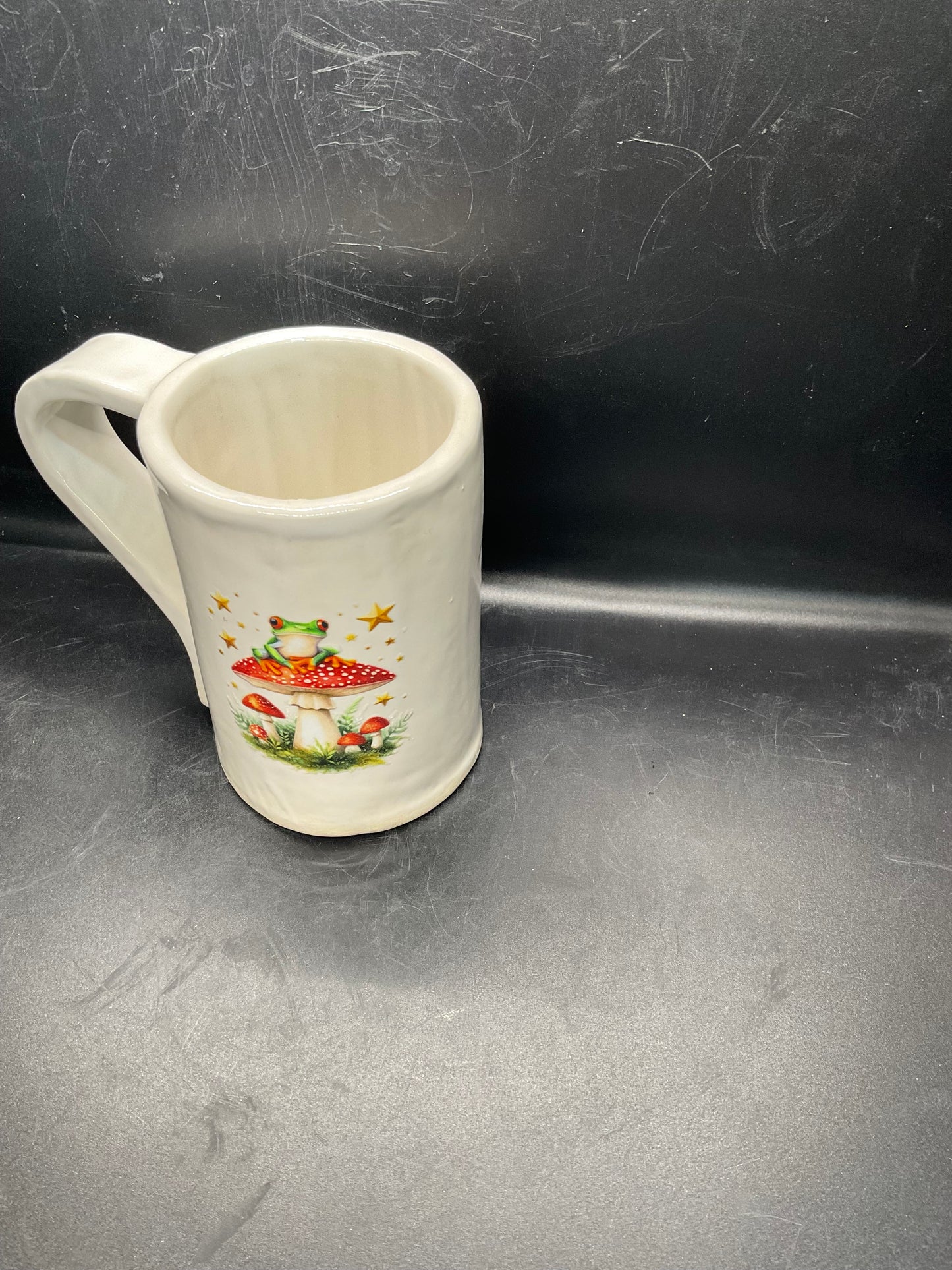 Frog on mushroom Mug