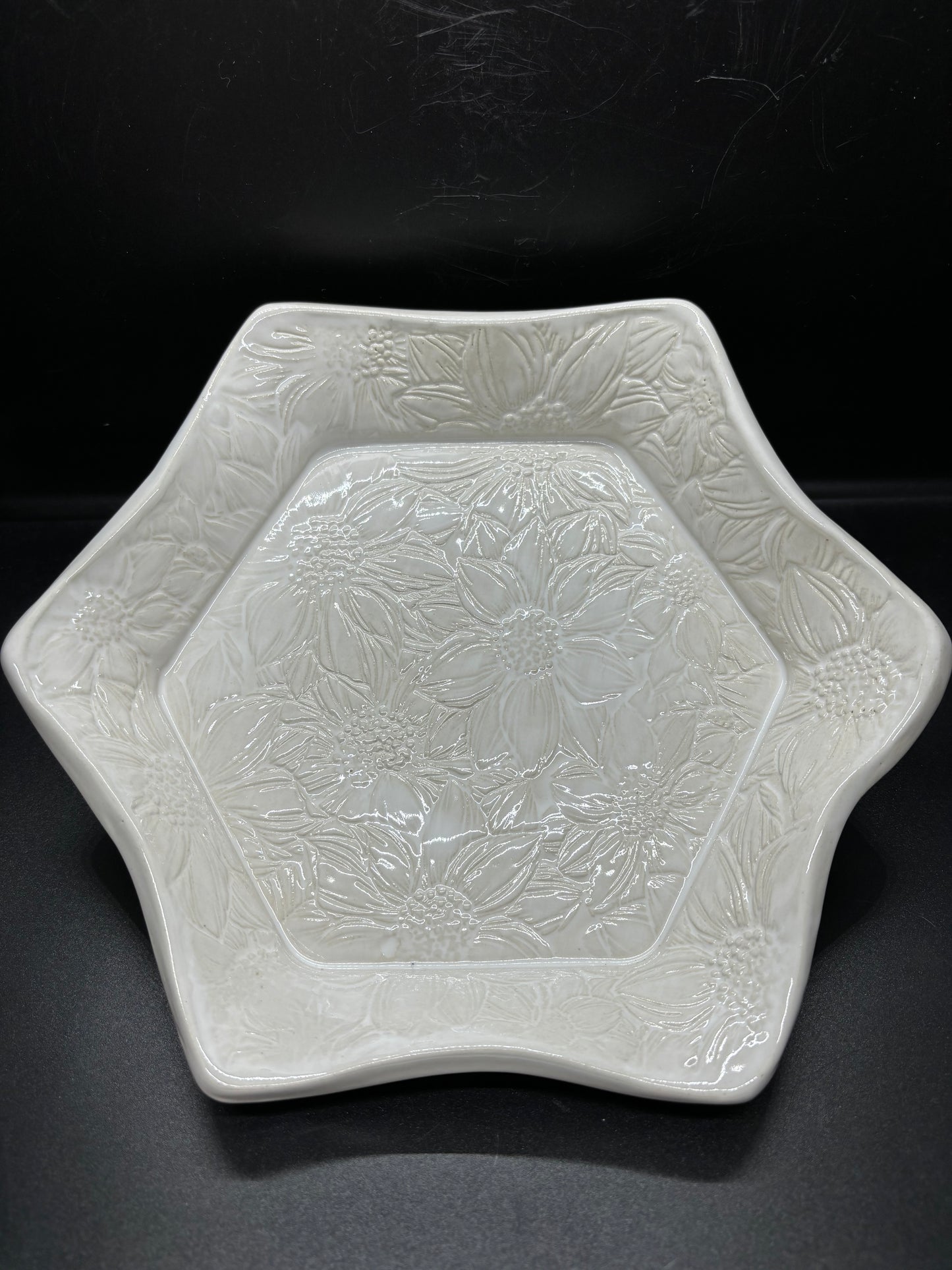 Flowered large plate Snow White